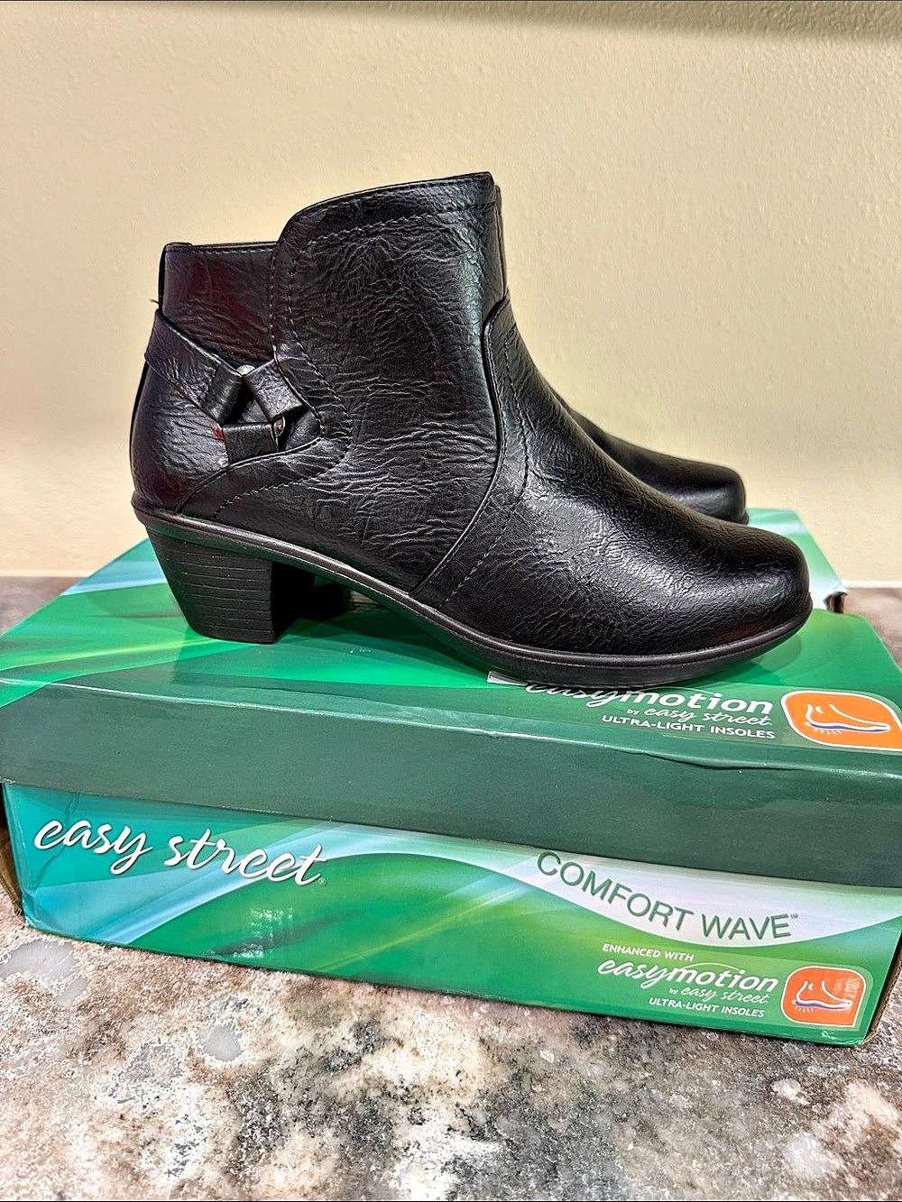 Easy Street Comfort Wave Black Ankle Boots US 6.5 New